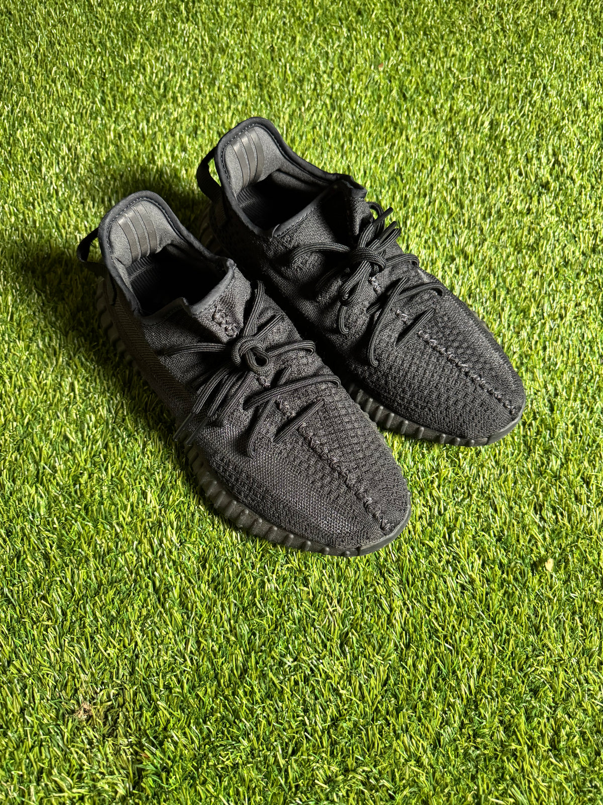 Yeezy Boost 350 V2 Onyx – DON Threads