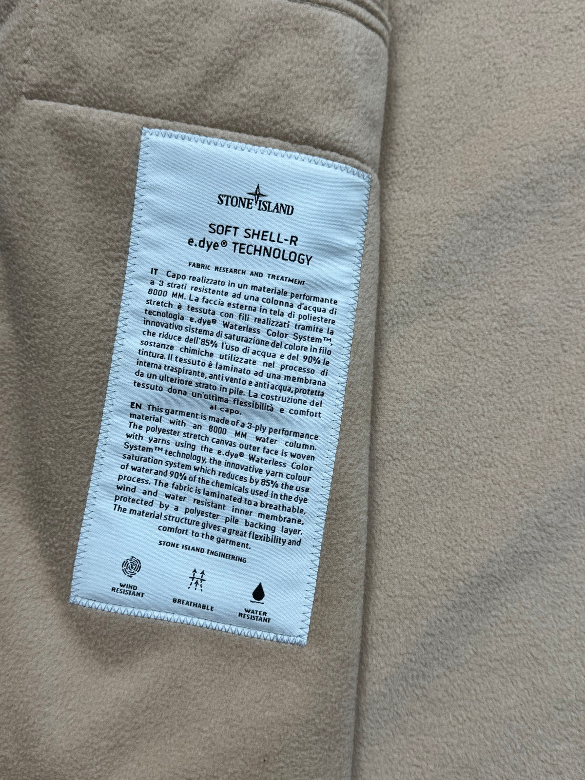 Stone Island Soft Shell-R e.dye Technology