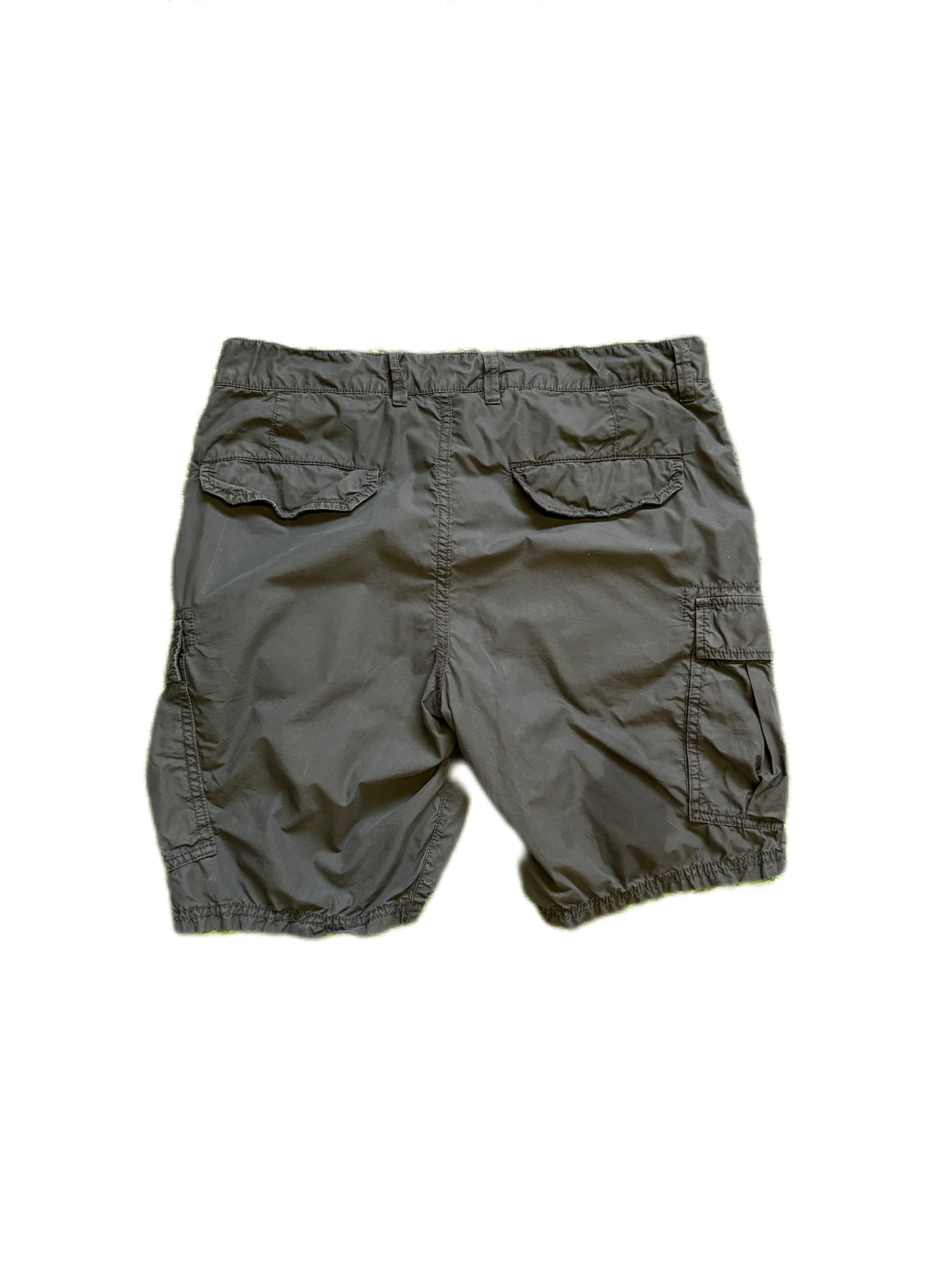 パンツ stone  cargo shorts 22ss Stone Island Cargo Shorts, $215 | farfetch.com | Lookastic